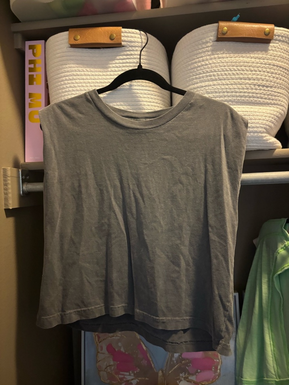 Grey sleeveless tee